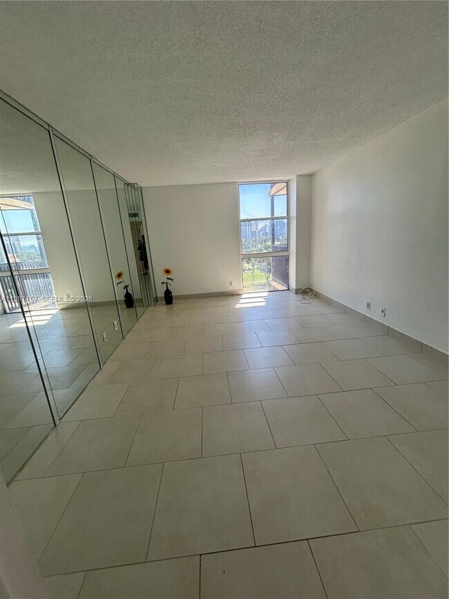 Building Photo - 20301 W Country Club Dr