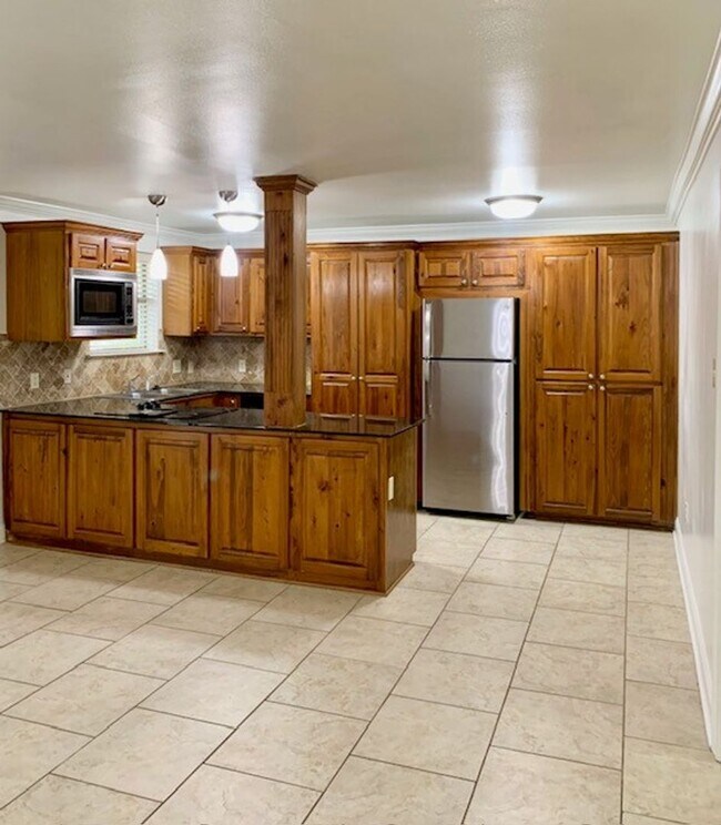 Primary Photo - 2BD/2BA Condo for Lease on Park Blvd. Clos...