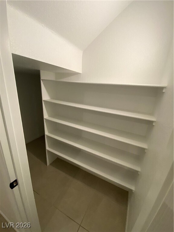 Building Photo - 828 Royal Beekman St