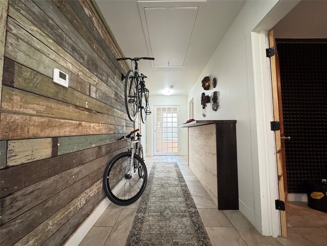 Building Photo - 1823 Market St