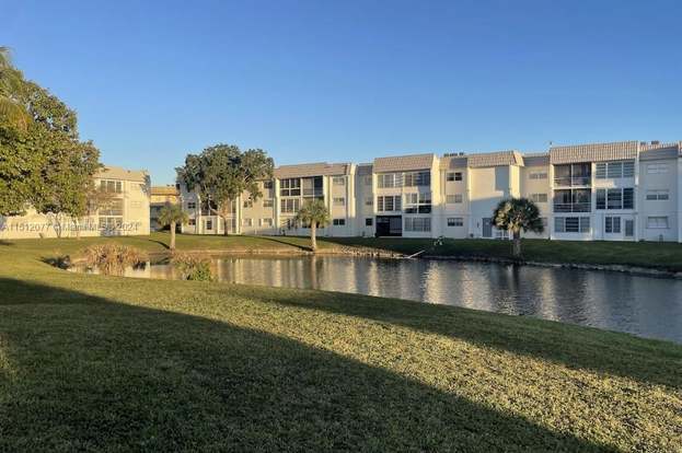 Building Photo - 8510 Sunrise Lakes Blvd