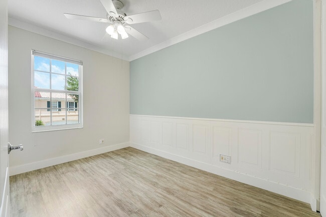 Building Photo - 2052 Tarpon Lake Way