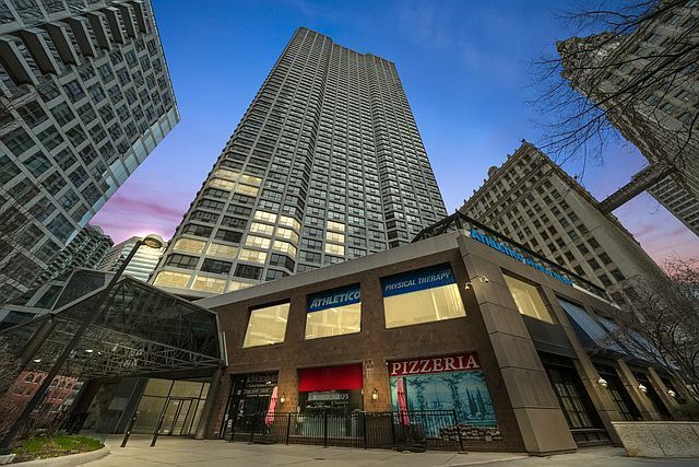 Building Photo - 405 N Wabash Ave