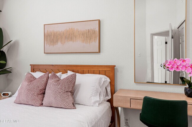 Building Photo - 12120 Desert Quail Ave