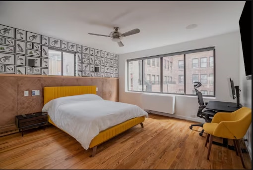 Building Photo - 240 W 21st St