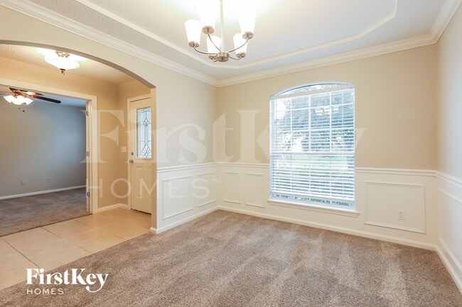 Building Photo - 2447 Royal Pointe Dr