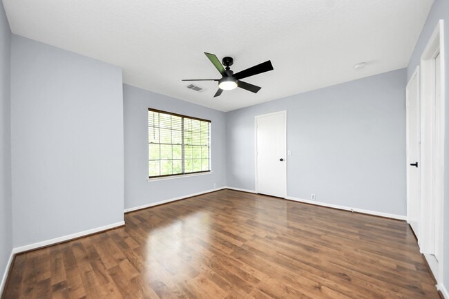 Building Photo - 2604 Eldridge Park Way