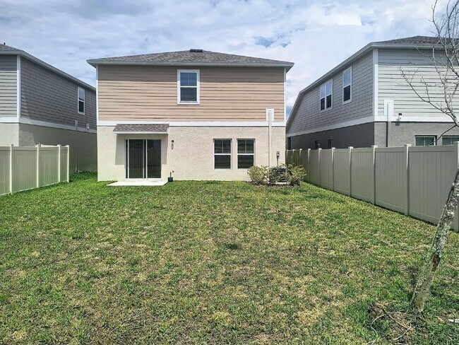 Building Photo - 12937 Camarillo Pl