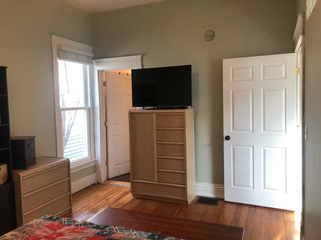 Master Bedroom - Door leads to private full bath - 1819 Deerwood Ave