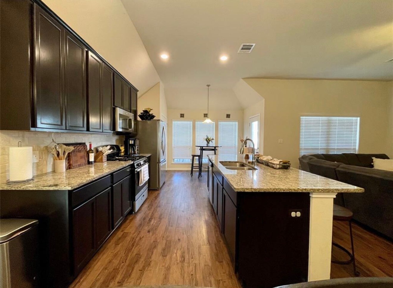 Building Photo - 122 Green Haven Dr