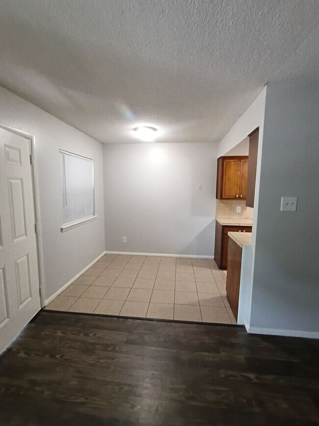 Interior Photo - TO CORNERSTONE APARTMENTS