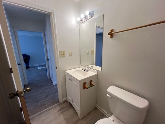 Building Photo - 2 Bedroom, 1 Story Duplex in Gallatin. MOV...