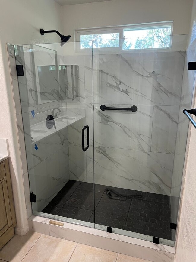 Building Photo - 3 Bedroom plus den in Goleta