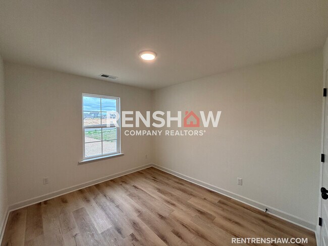 Building Photo - 6522 John Hamilton Wy E