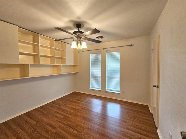 Building Photo - 1304 Oakhill Dr