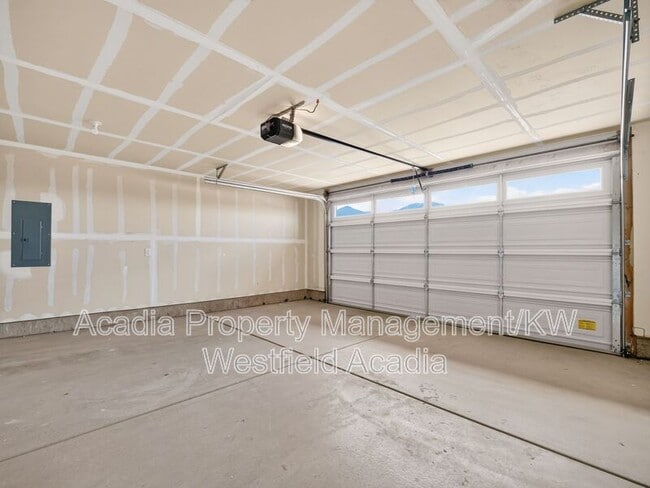 Building Photo - 608 1760 N