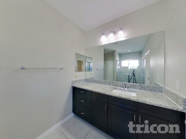 Building Photo - 33164 Whisper Pointe Dr