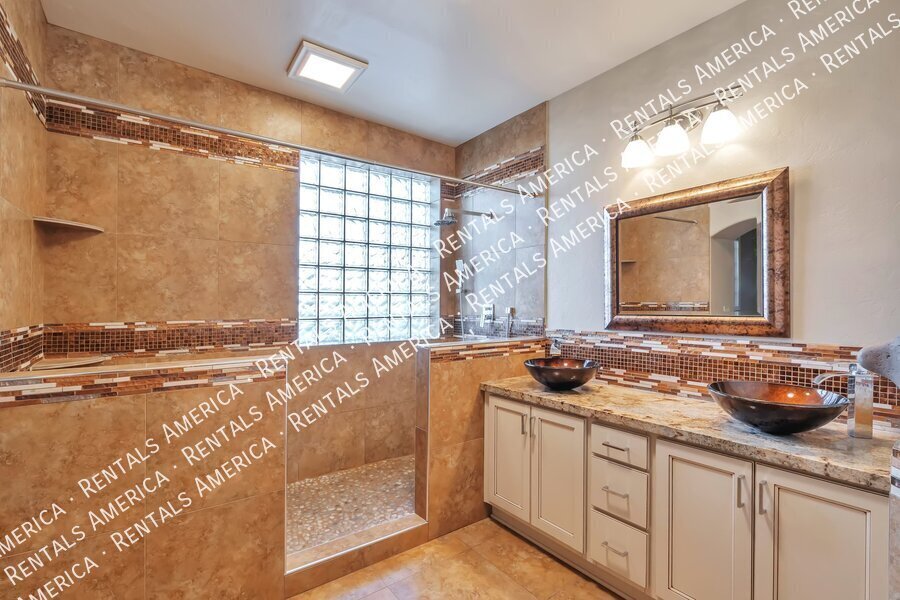 Building Photo - 8509 S Camino Bengala