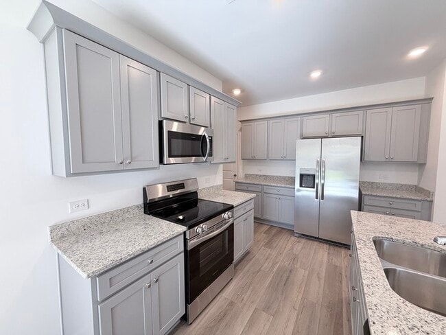 Building Photo - 522 Red Dragon Dr