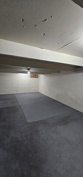 Building Photo - 824 N 70th St