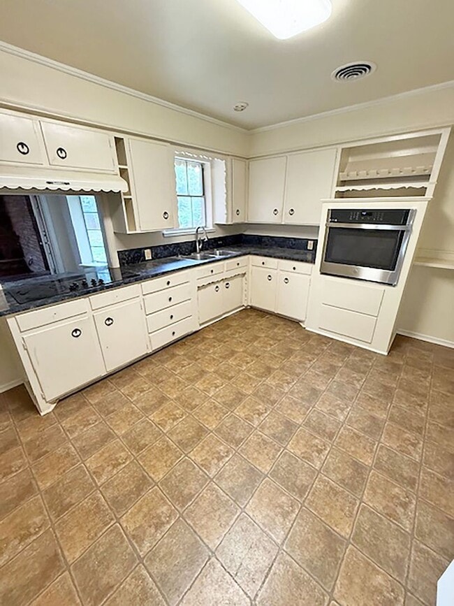 Building Photo - Great 3 Bdrm 1 Bath Home in Sanger Tx