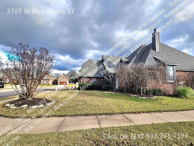 Building Photo - 3709 W Vicksburg St