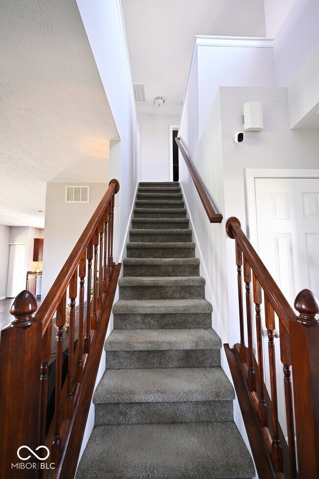 Building Photo - 2441 Shadowbrook Trce