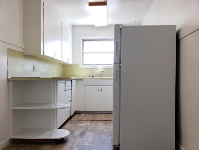 Building Photo - 8125 NE Mallory Ave