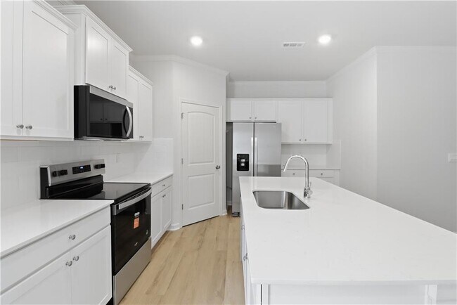 Building Photo - 56 Berryville Dr