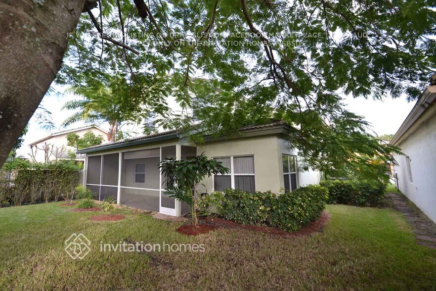 Building Photo - 3733 Old Lighthouse Cir