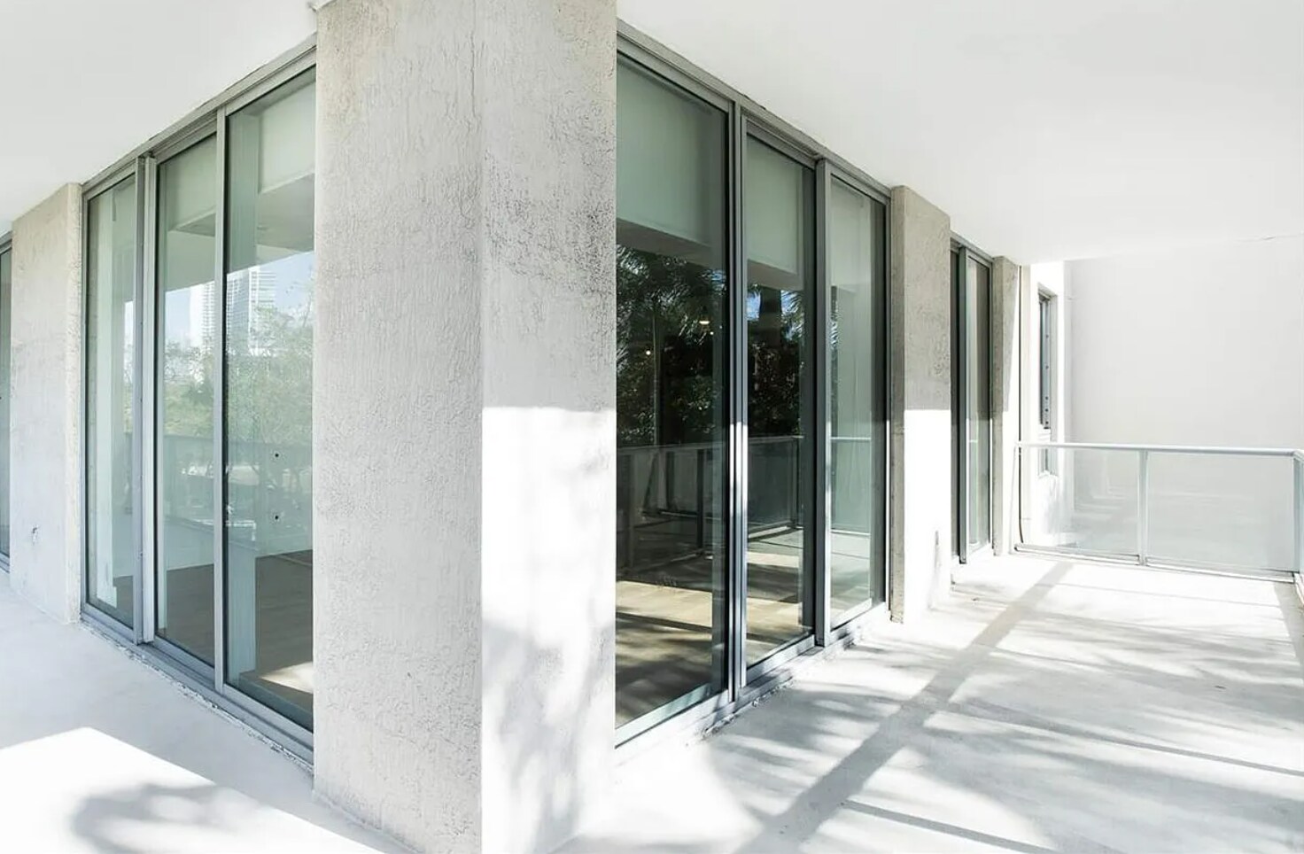 Building Photo - 3451 NE 1st Ave