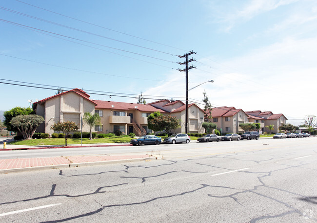 Primary Photo - Sycamore Park Apartments