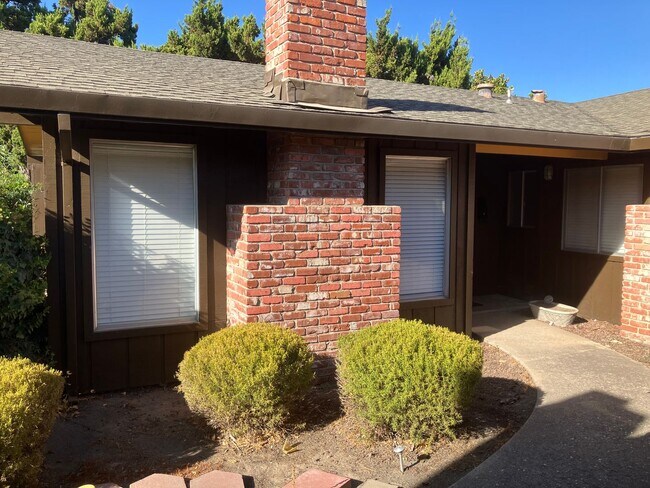 Building Photo - thornton2809 - 5.4/0/0 - R