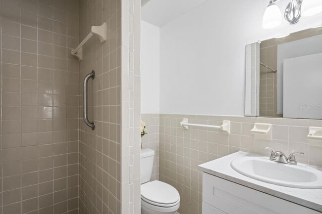 Building Photo - 6634 Hickorywood Ln