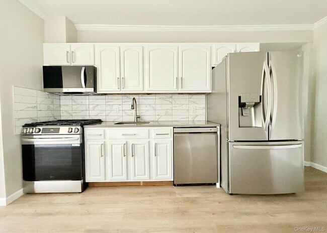 Building Photo - 621 2nd St