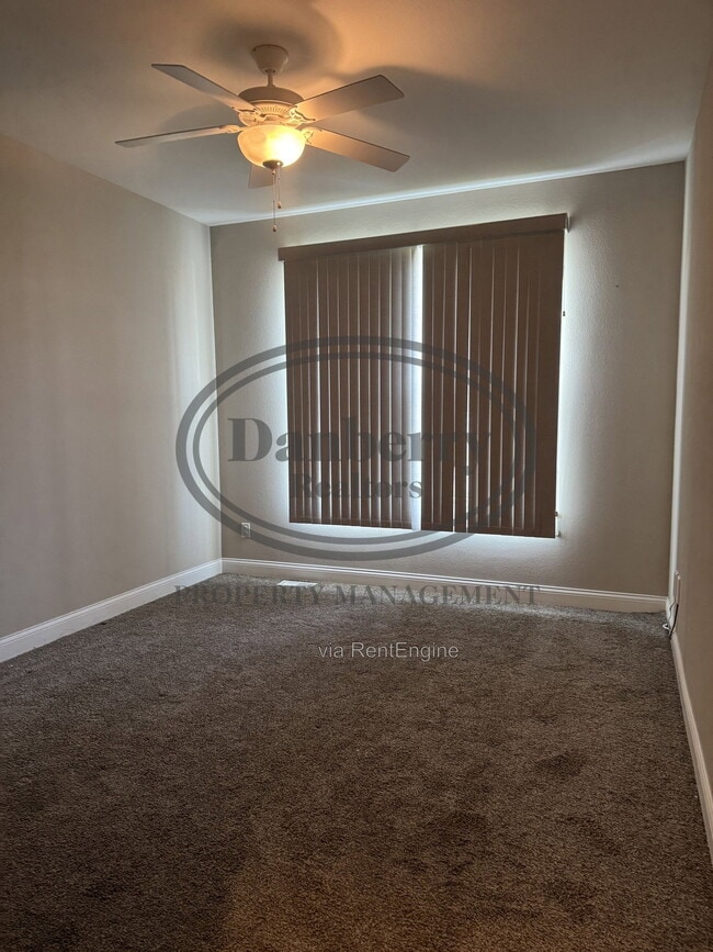 Building Photo - 26741 Woodmont Dr