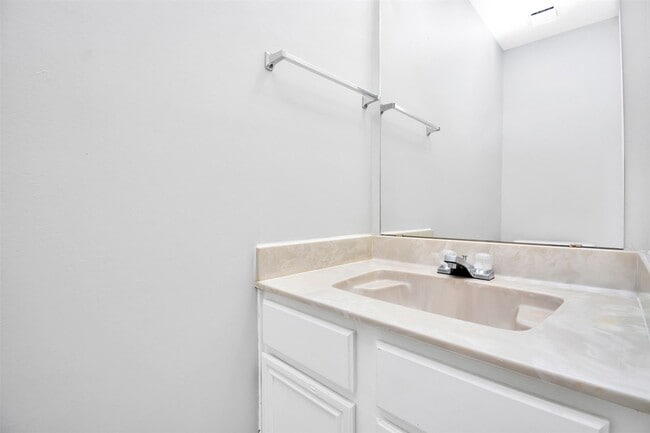 Building Photo - 13546 Cabrera Ln