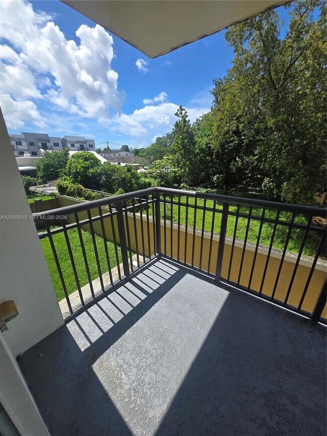 Building Photo - 2647 NW 25th Ave