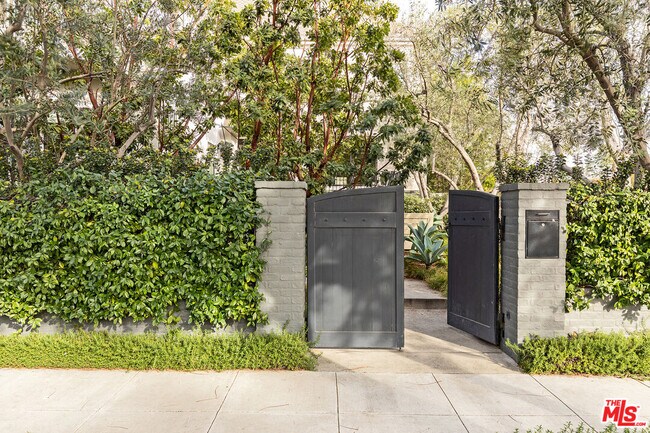Building Photo - 100 N La Jolla Ave