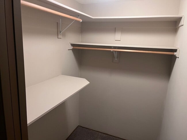 Building Photo - Duplex Off Barnes Rd. With Quick Access Ev...
