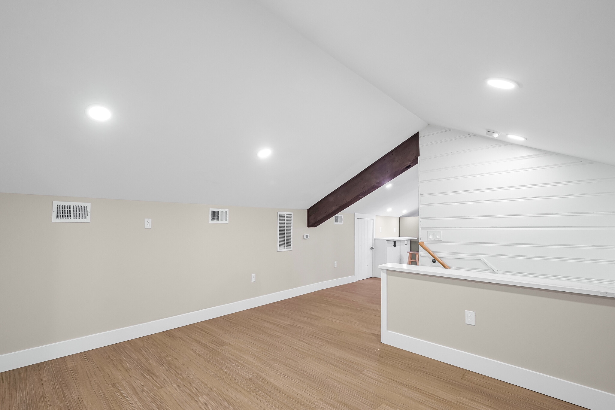 Building Photo - 71 Dreamland Park Dr