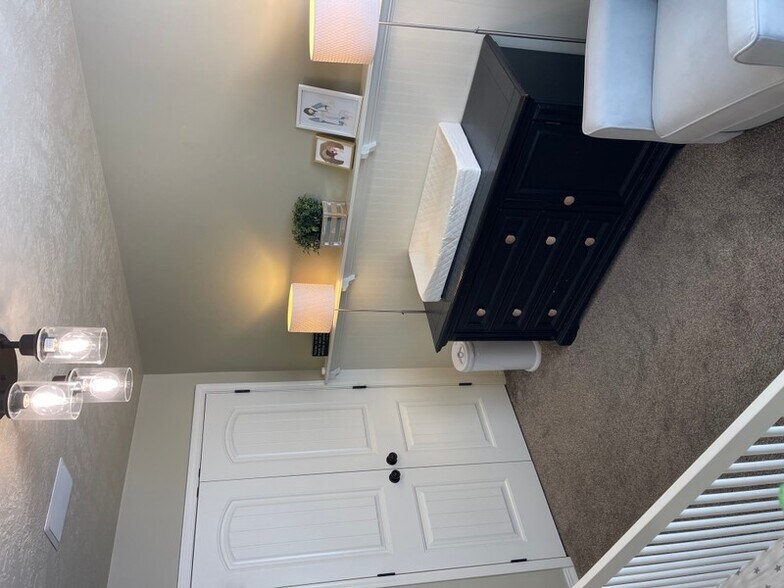 Building Photo - 1552 S 530 E