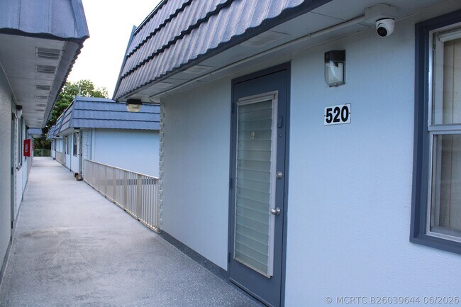 Building Photo - 520 Brittany K