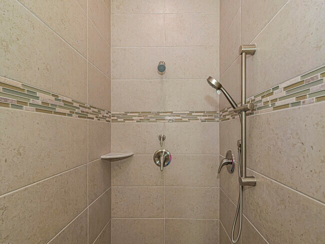 Building Photo - 9405 Serapis Wy