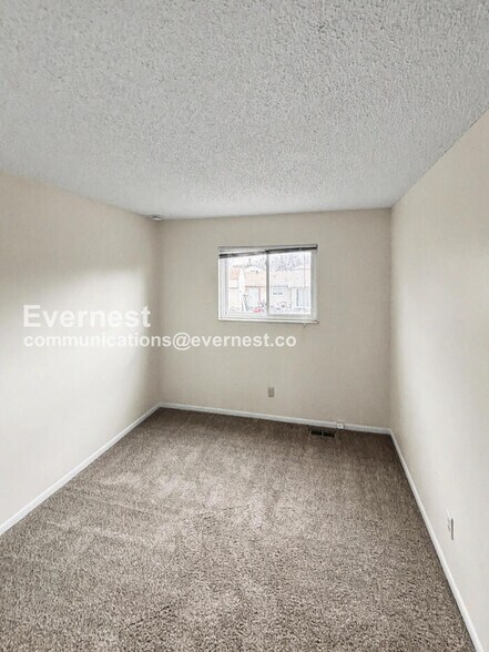 Building Photo - 4660 Anjelina Cir N