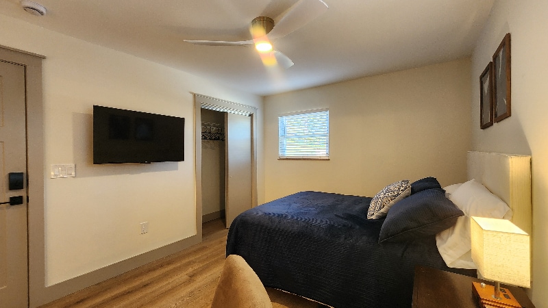 Building Photo - 1704 S Forest Dr