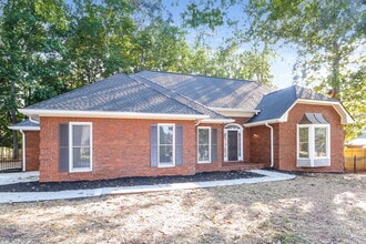 Building Photo - 3222 Lindas Cir SE