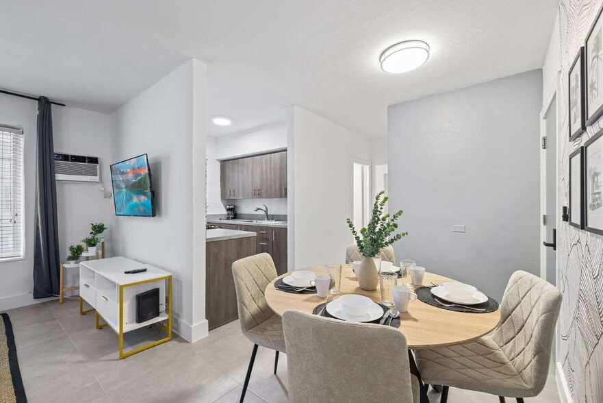 Building Photo - 7340 Harding Ave