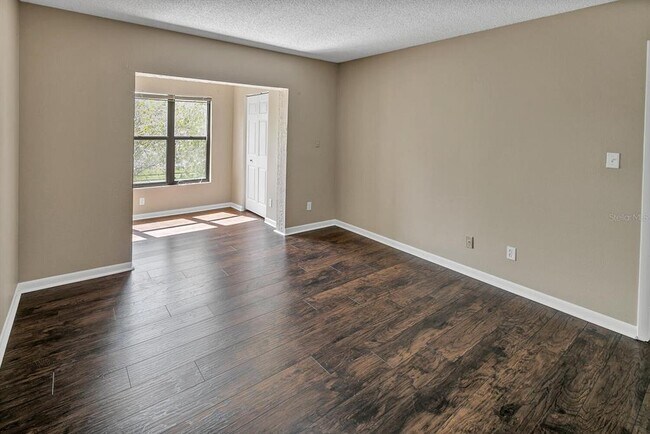 Building Photo - 2002 Blue Hawk Ct