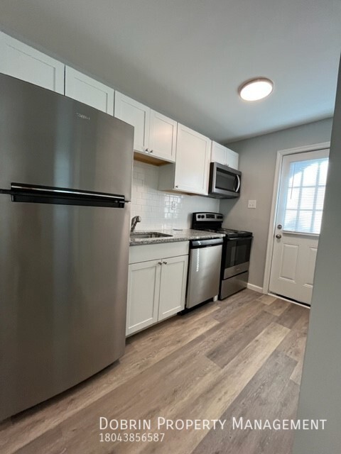 Primary Photo - Updated 1 bed Near Downtown in a Neighborh...